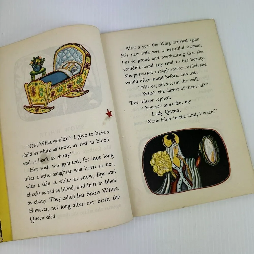 1946 Walt Disney Snow White Book Ninon MacKnight Vintage Hardcover Classic